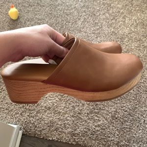 Universal Thread brown clogs mules size 8
